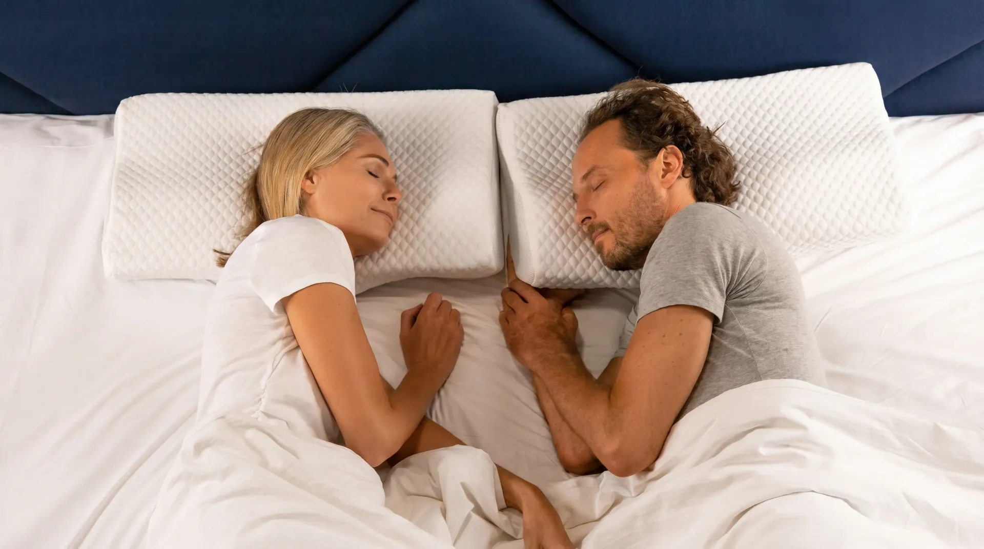 Par der sover roligt på HappySleep puder